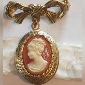 cameo Vintage faux  locket on bow pin